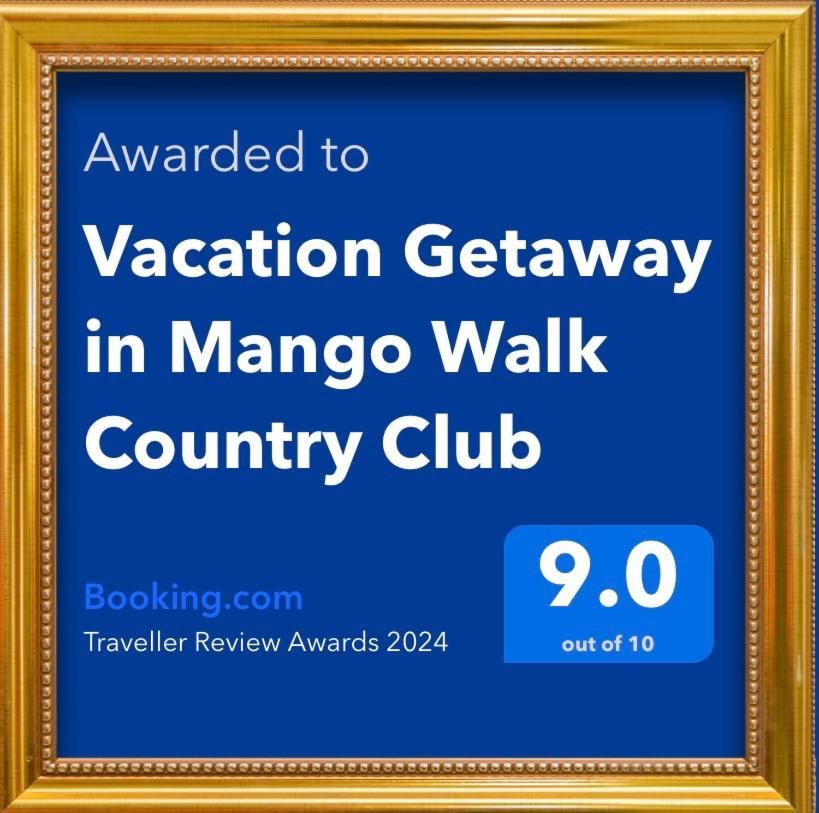 Vacation Getaway In Mango Walk Country Club Apartment