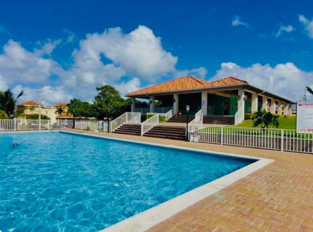 Vacation Getaway In Mango Walk Country Club